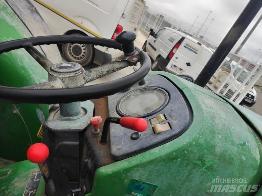 John Deere 2450 Traktorit