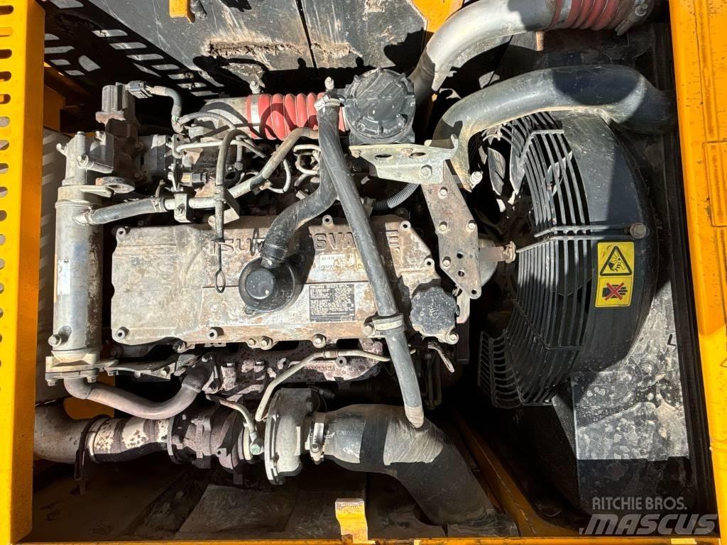 JCB JS 260 LC Telakaivukoneet
