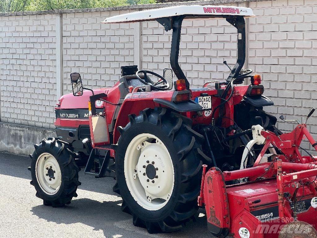 Mitsubishi MT368 Traktorit