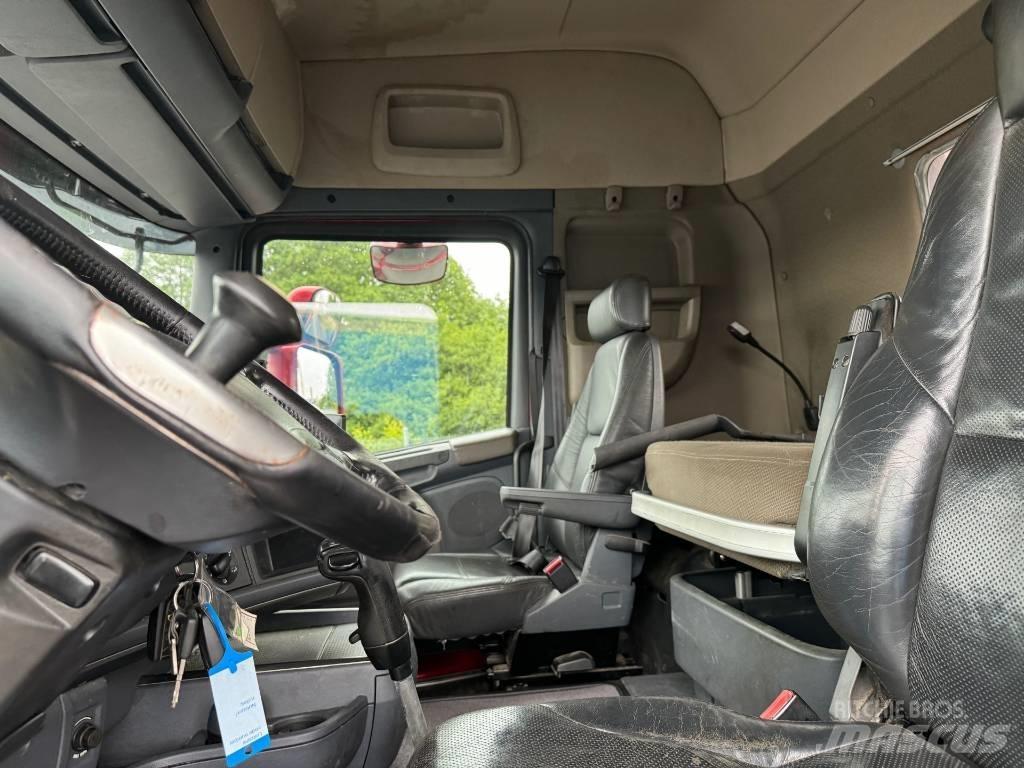 Scania R 560 Puuautot