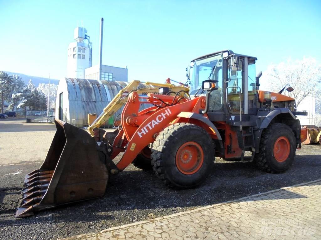 Hitachi ZW 180 Pyöräkuormaajat