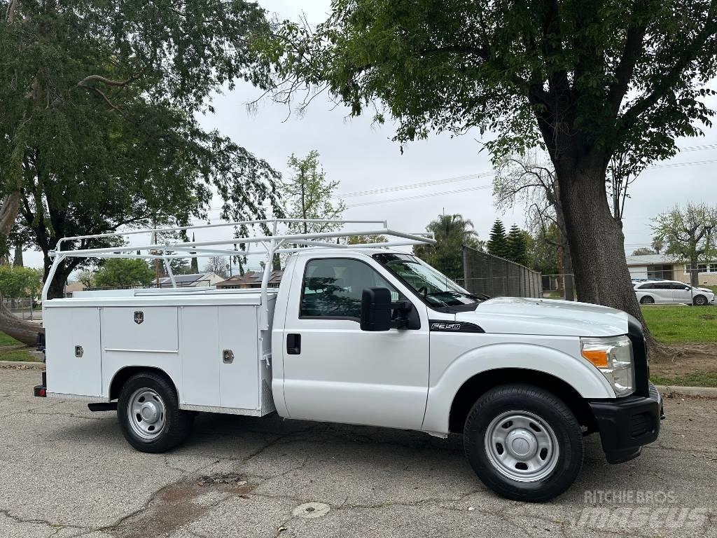 Ford F 350 Lava-autot