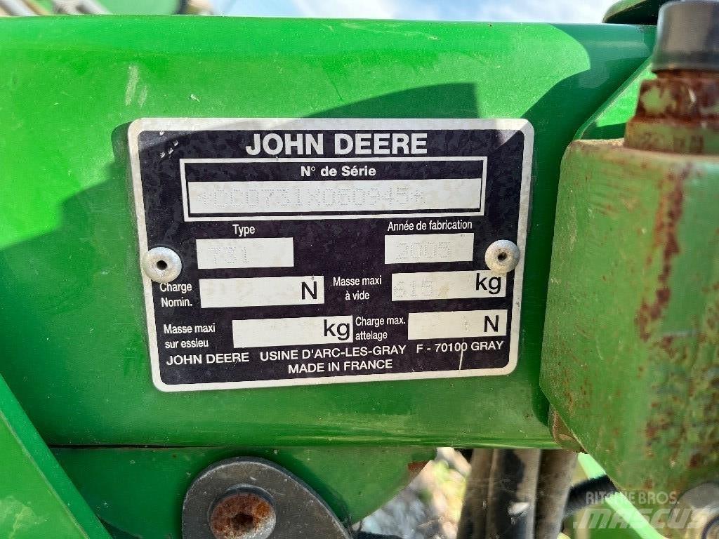 John Deere 731 Etukuormaimet ja kaivuulaitteet