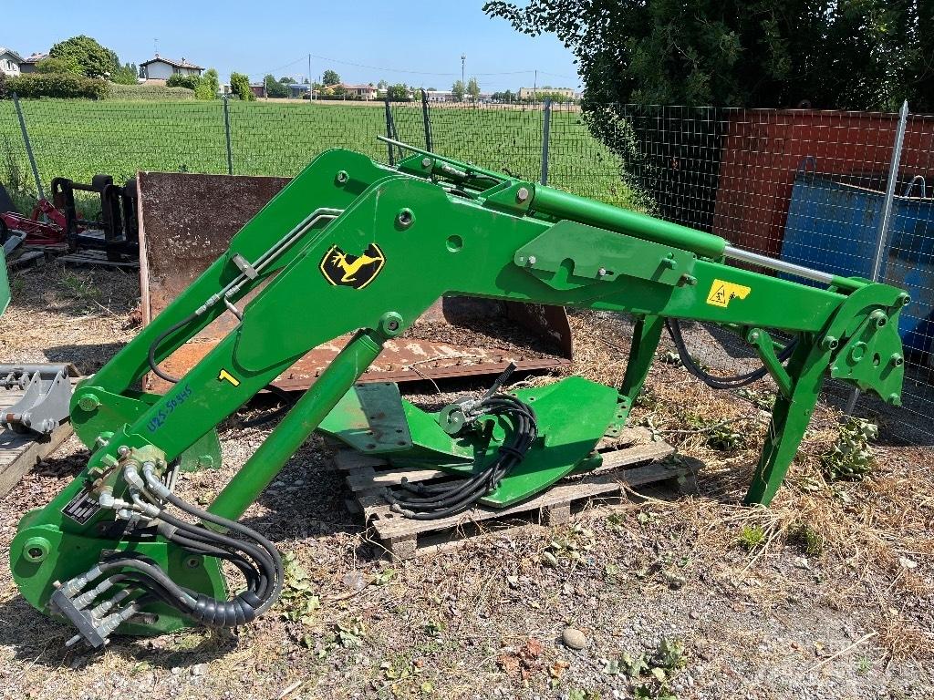 John Deere 731 Etukuormaimet ja kaivuulaitteet