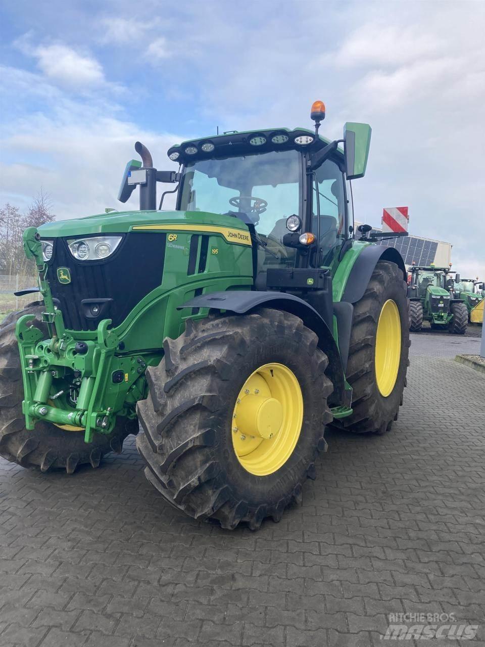 John Deere 6R 195 Traktorit