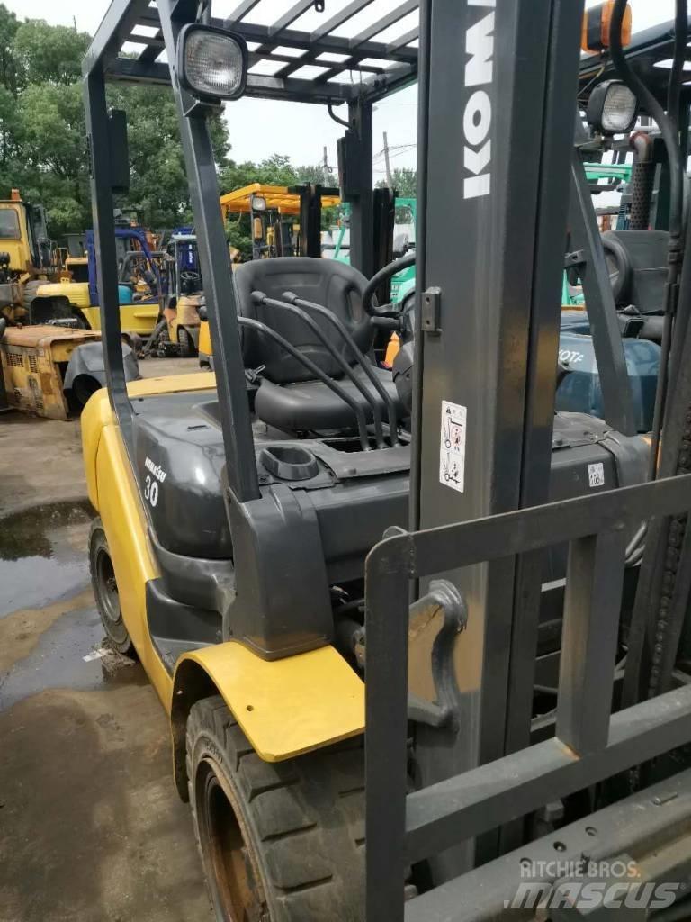 Komatsu 30 Kurottajat