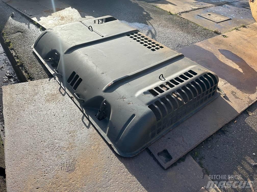 CAT 325DL hood Alusta ja jousitus