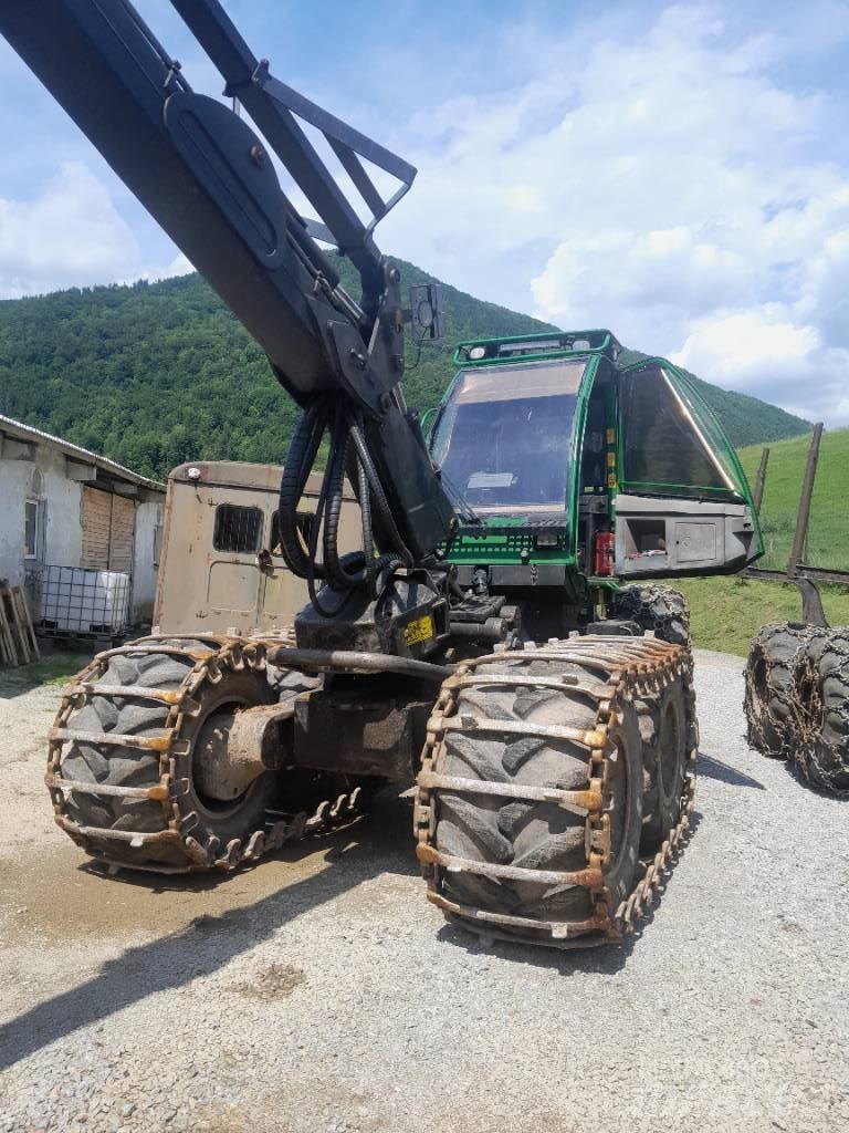 John Deere 1270 D Harvesterit