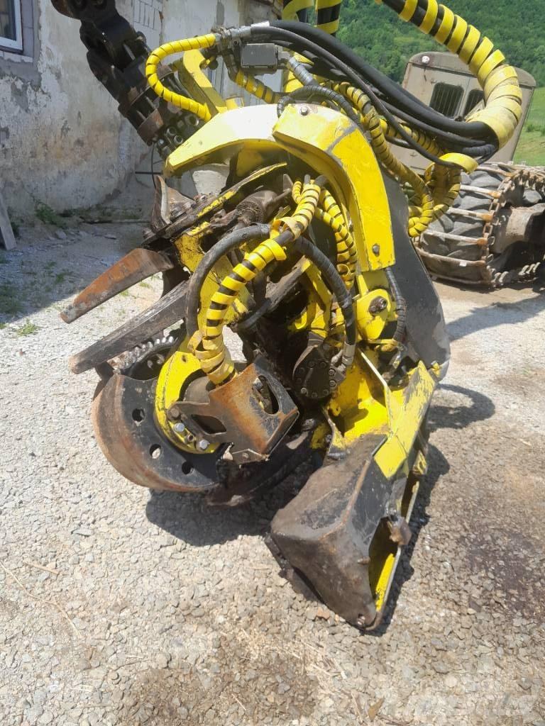 John Deere 1270 D Harvesterit