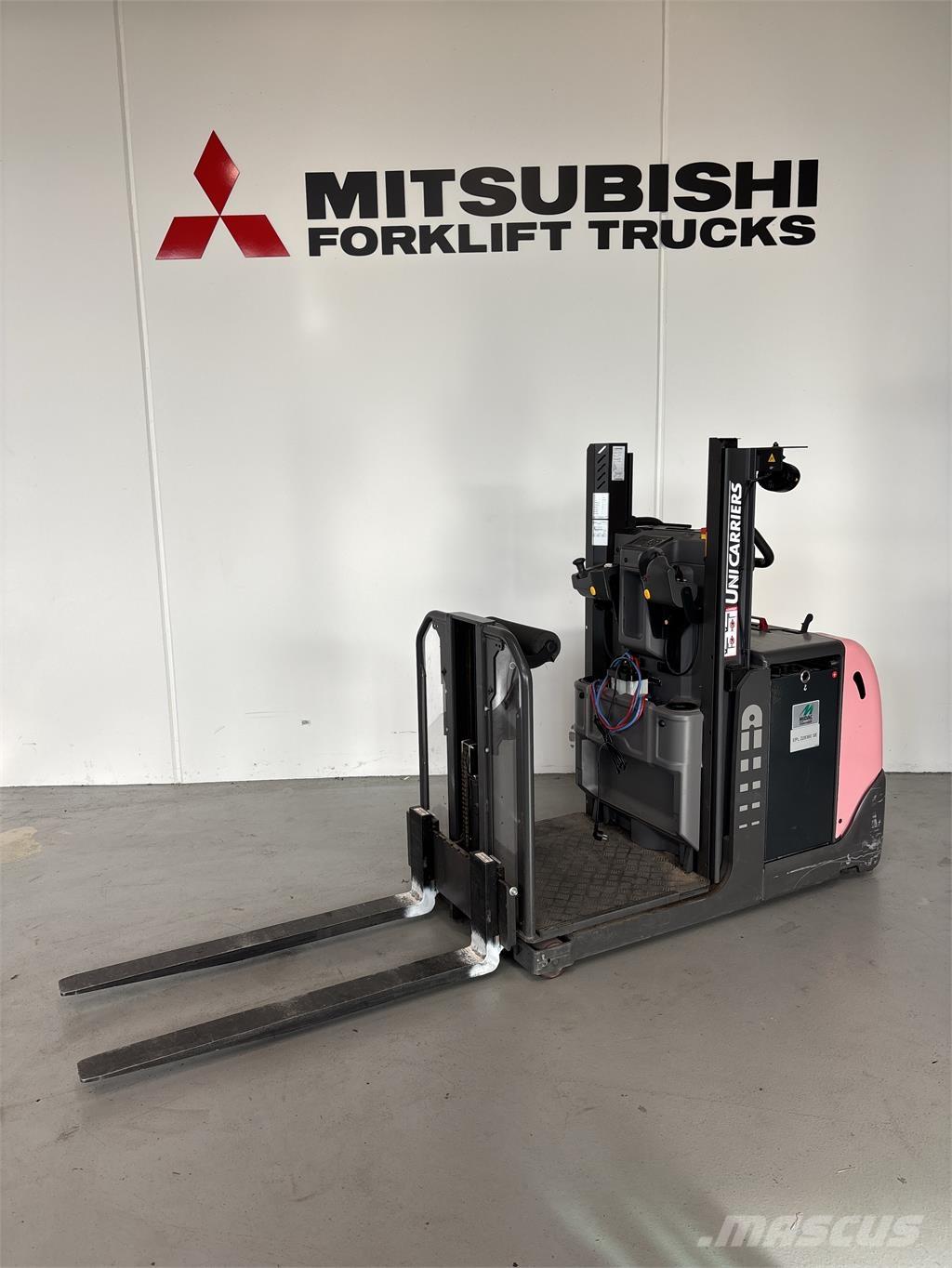 UniCarriers EPL100 Matalakeräilytrukit