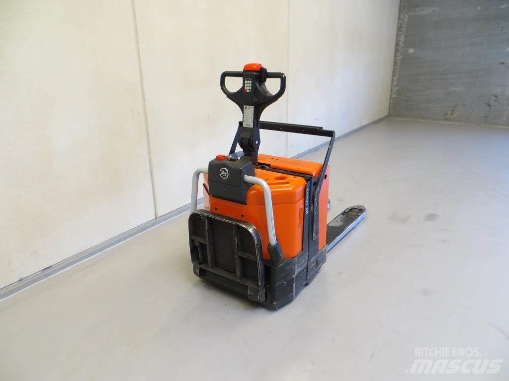 BT LPE200/8 Lavansiirtotrukit ajotasolla
