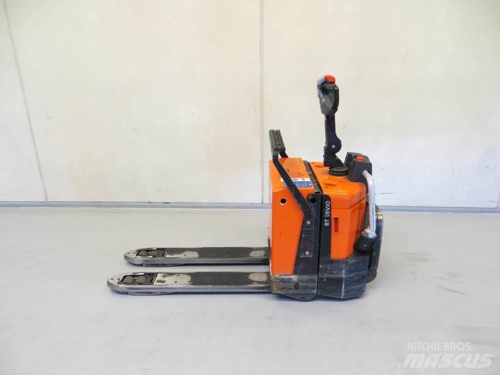 BT LPE200/8 Lavansiirtotrukit ajotasolla