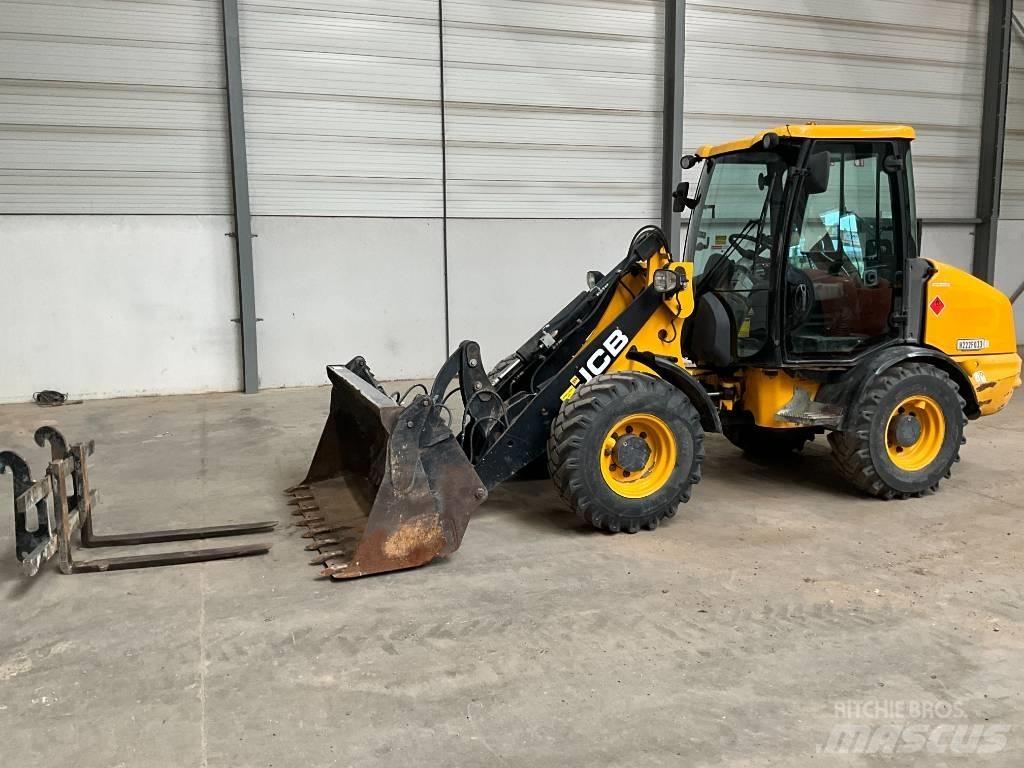 JCB 406 B Pyöräkuormaajat