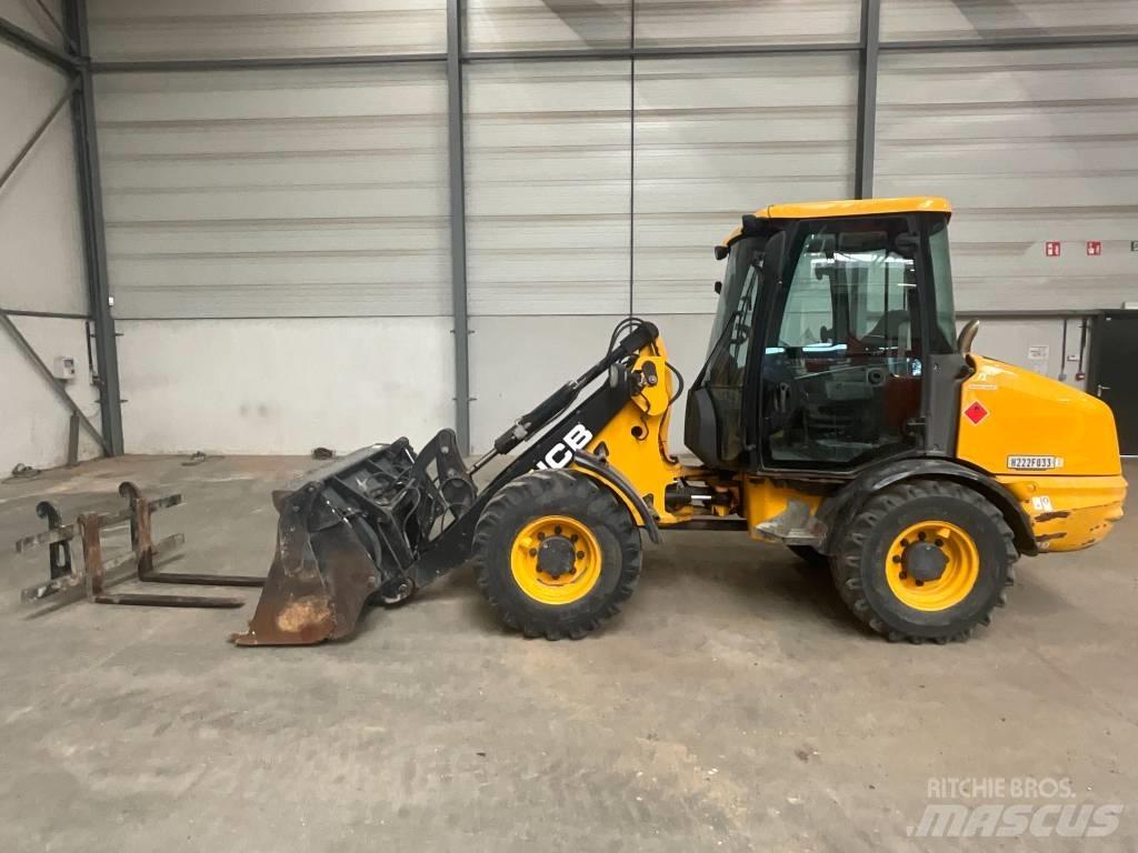 JCB 406 B Pyöräkuormaajat