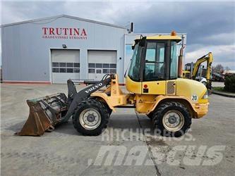 Volvo L 30 B Pyöräkuormaajat