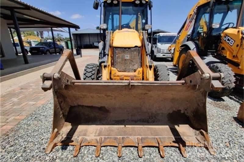 JCB 3CX 4X4 TLB Kaivurikuormaajat