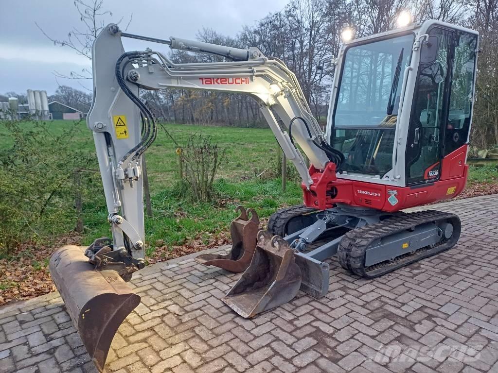Takeuchi TB 230 Minikaivukoneet < 7t