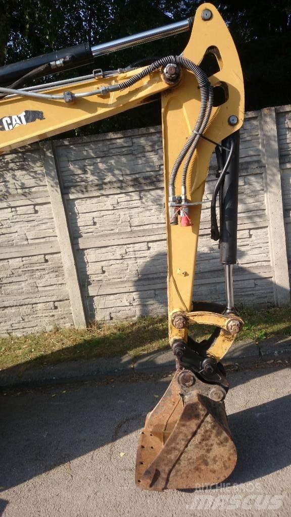 CAT 302.7 D Midikaivukoneet 7t - 12t