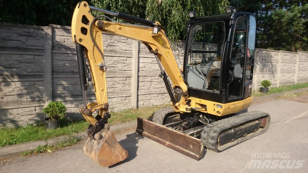 CAT 302.7 D Midikaivukoneet 7t - 12t