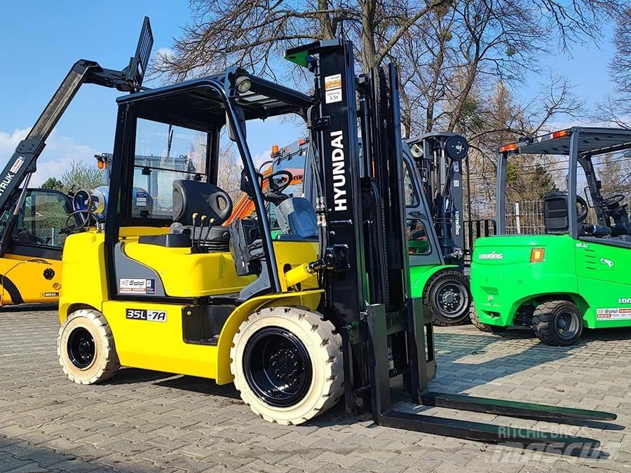 Hyundai 35L-7A Nestekaasutrukit