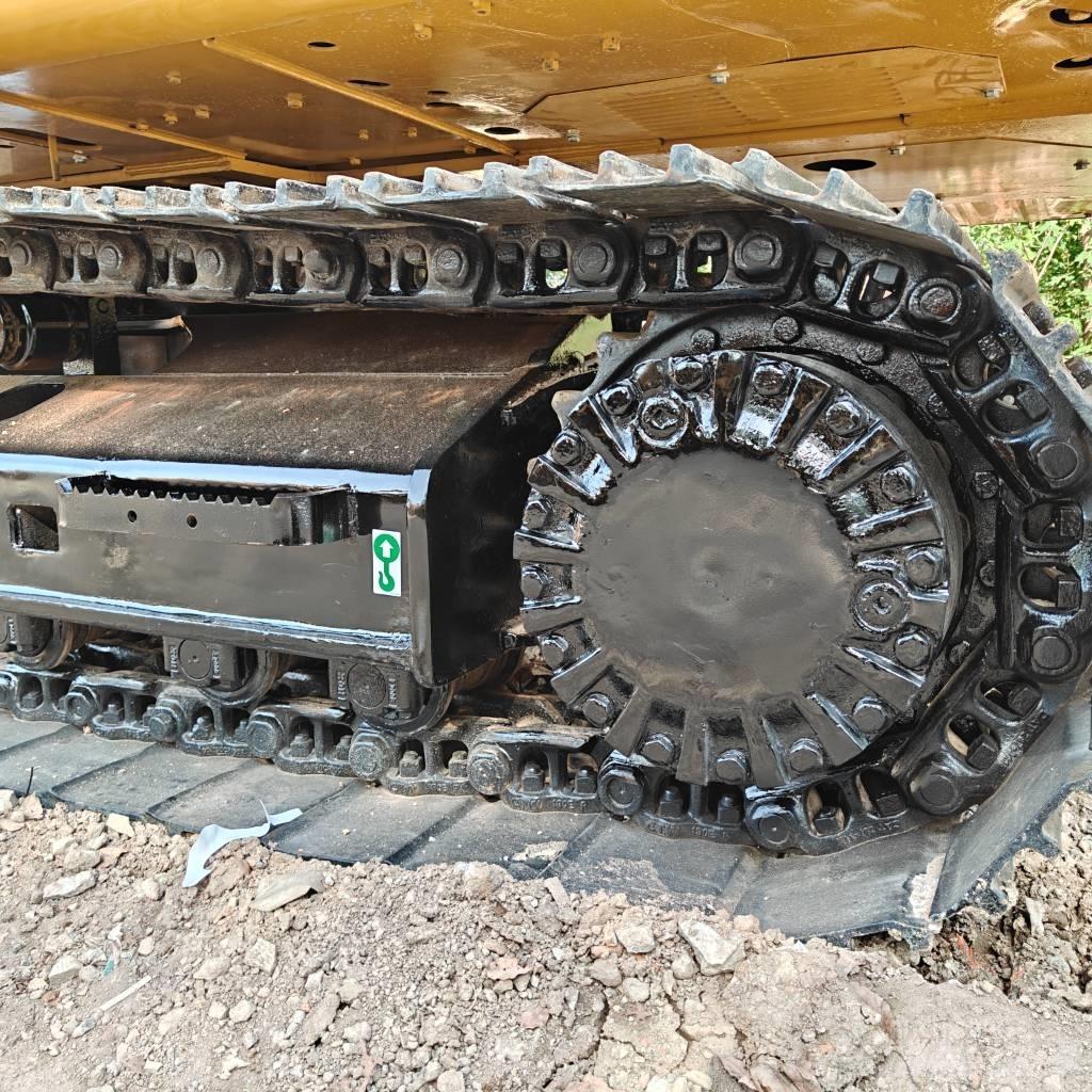CAT 323D2L Telakaivukoneet