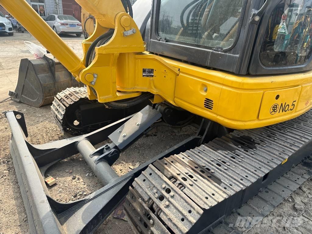 Komatsu PC 40 Minikaivukoneet < 7t