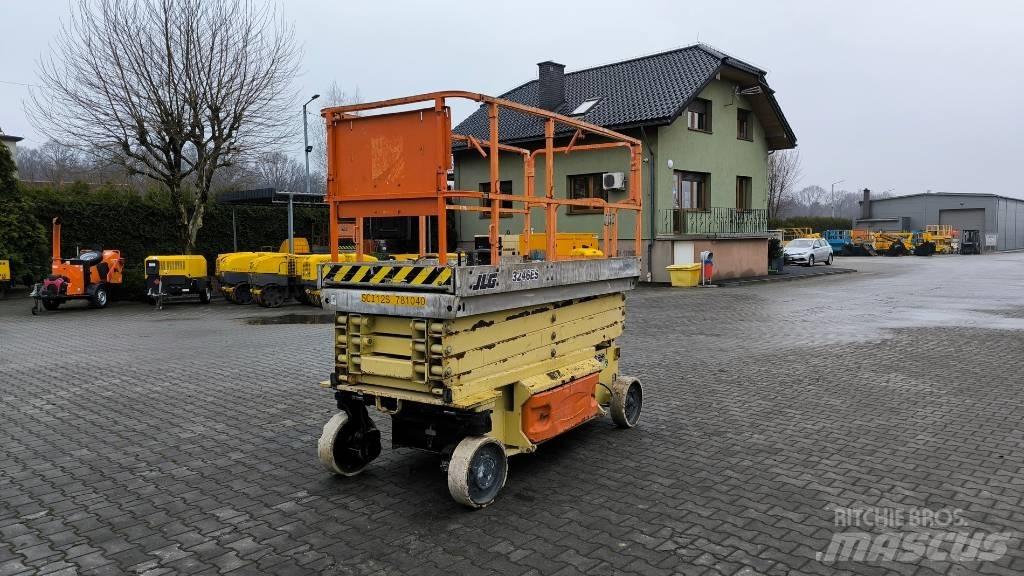 JLG 3246 ES Saksilavat