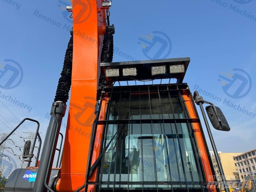 Doosan DX 300LC-9C Telakaivukoneet