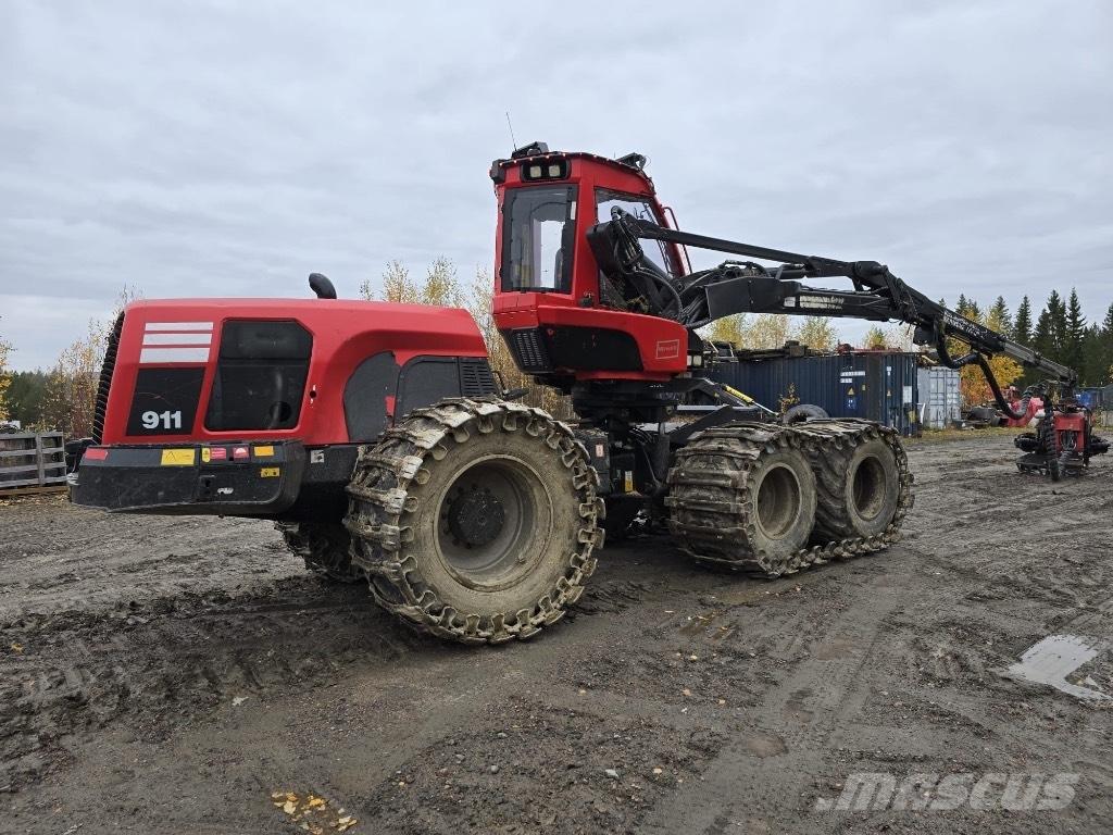 Komatsu 911.7 Harvesterit