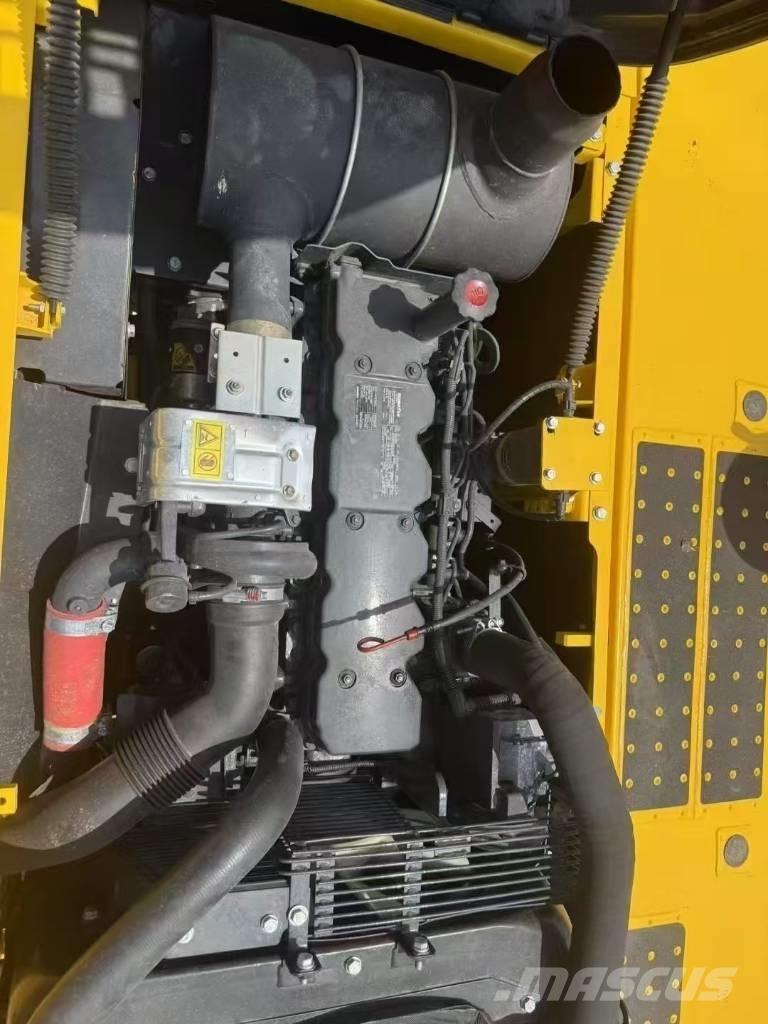 Komatsu 220LC-8 Telakaivukoneet