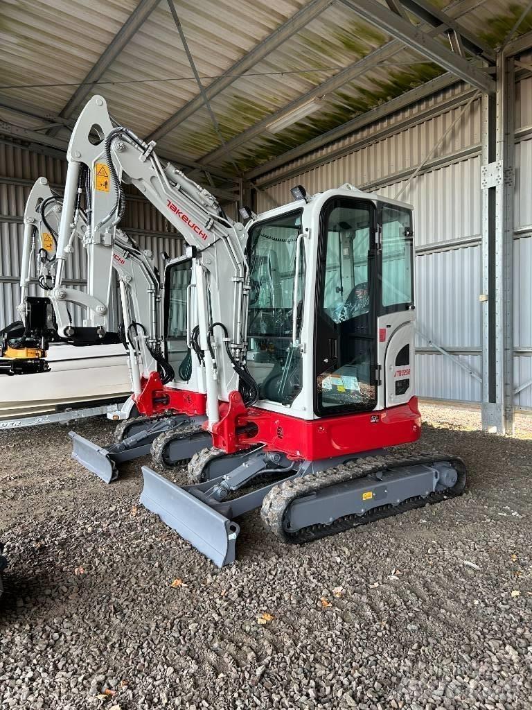 Takeuchi TB325 Minikaivukoneet < 7t