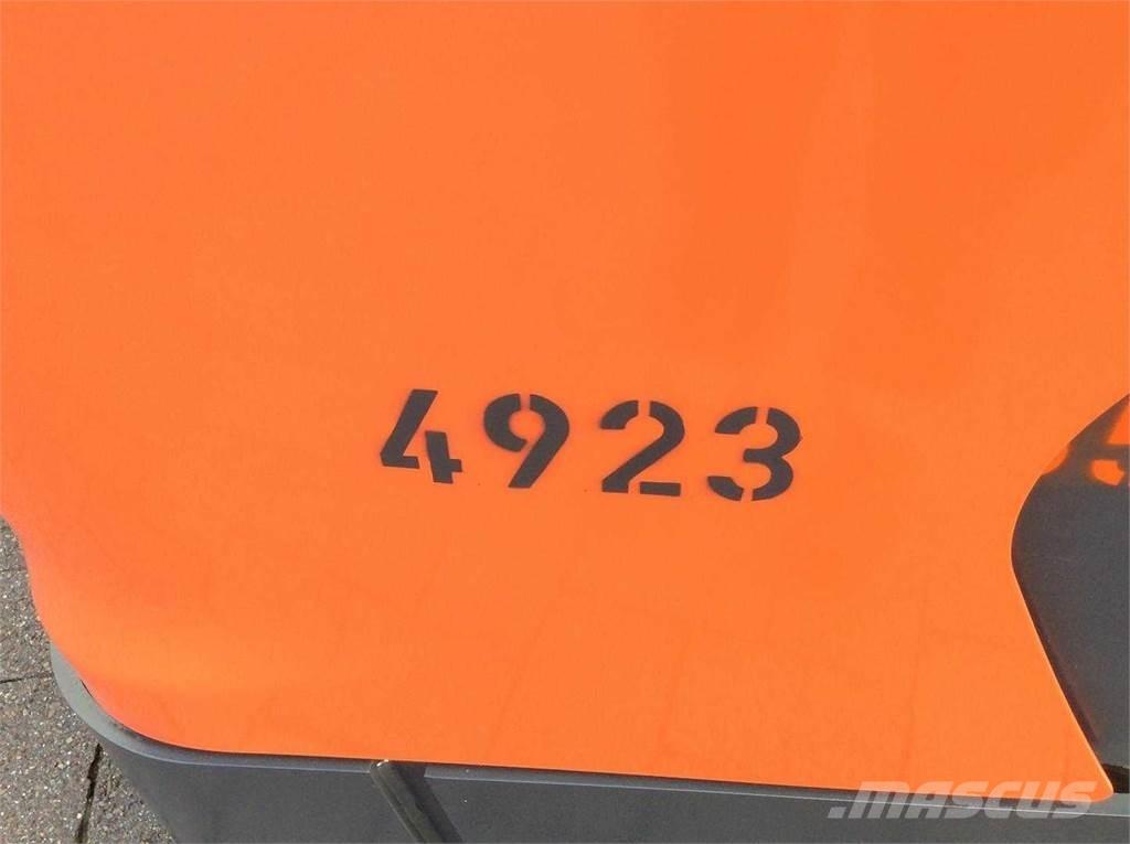 Linde R14G Reach trucks