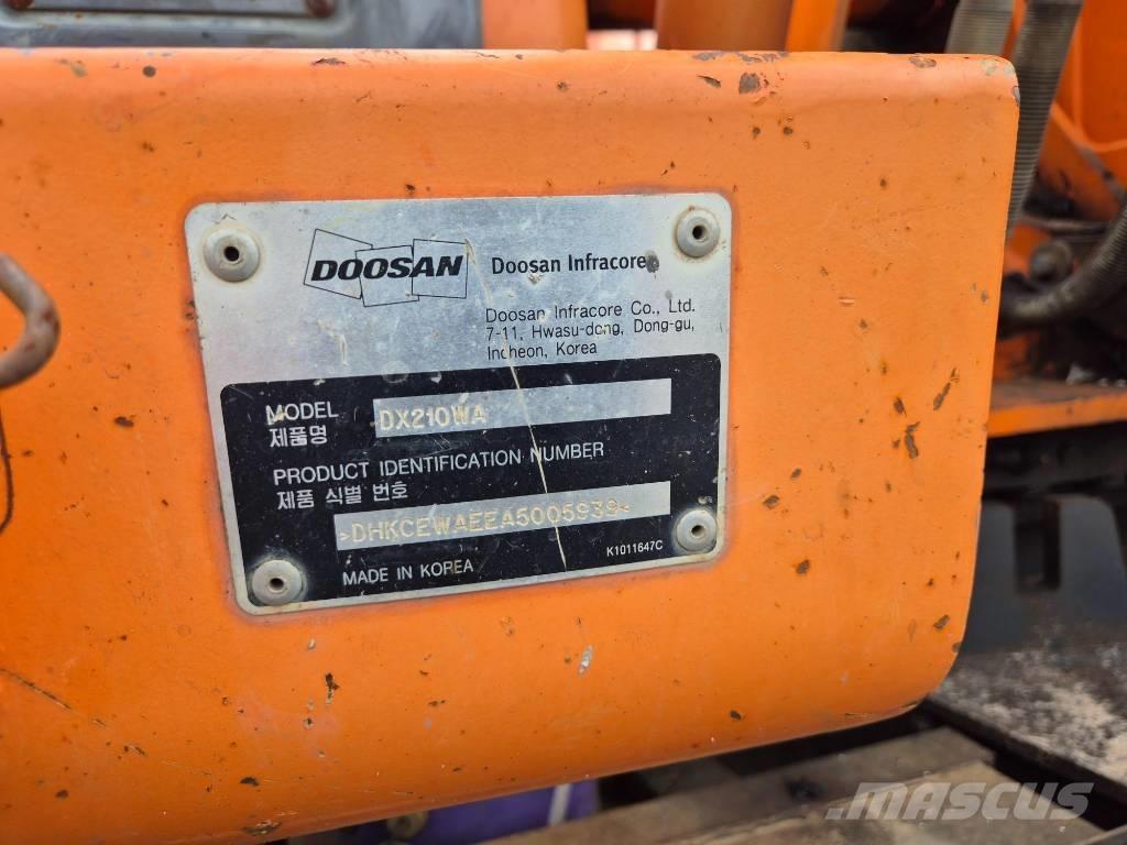 Doosan DX210WA Pyöräkaivukoneet