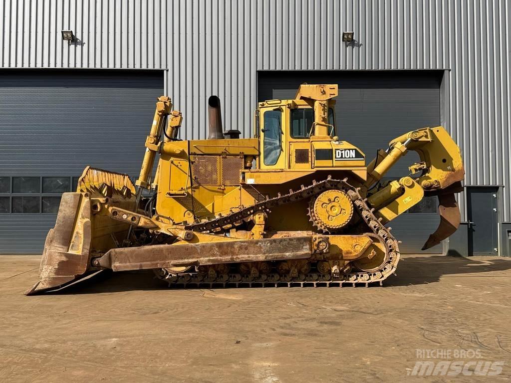 CAT D10N Telaketjupuskutraktorit