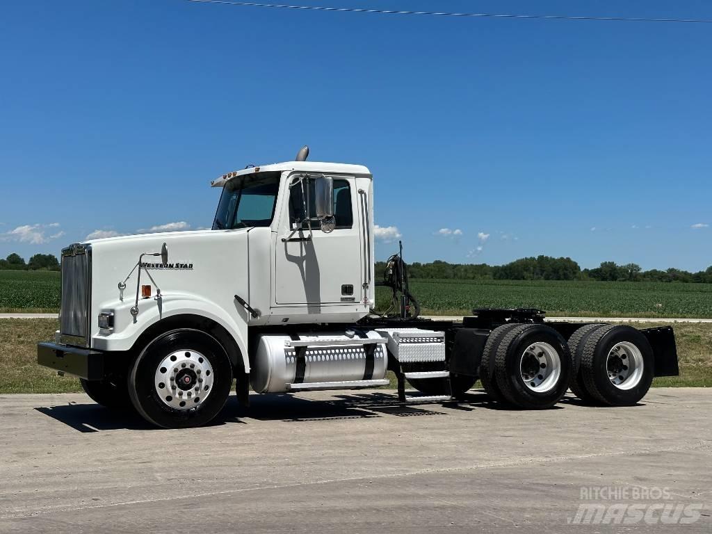 Western Star 4900 Vetopöytäautot