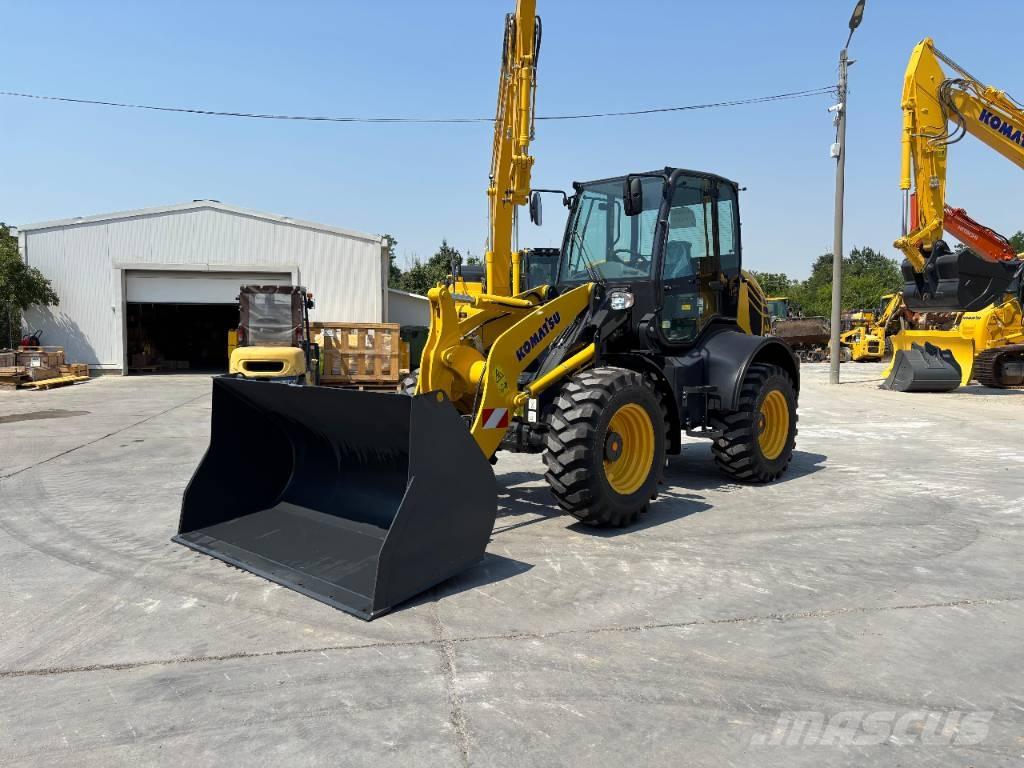 Komatsu WA 100 M-8 Pienkuormaajat