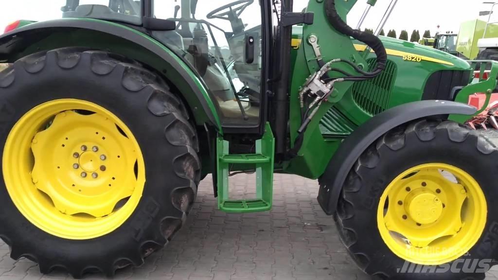 John Deere 5820 Traktorit