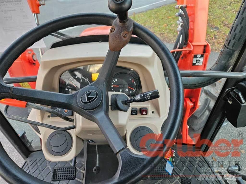 Kubota M6040 Traktorit