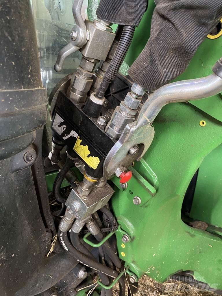 John Deere 6110M Traktorit