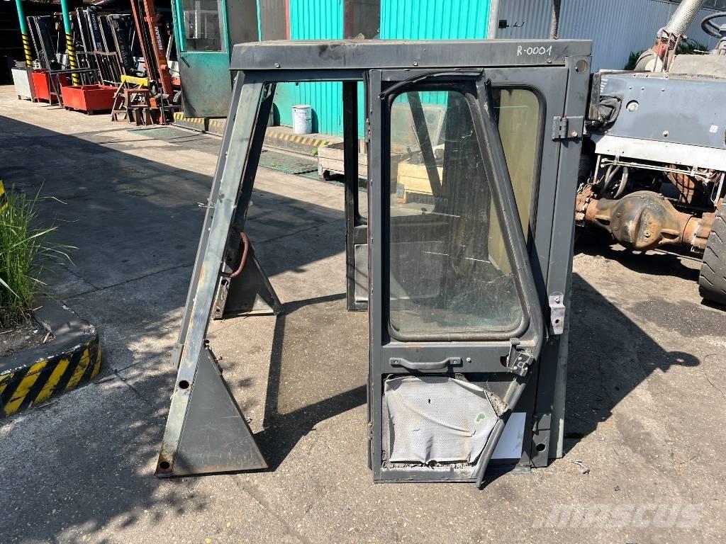 Nissan CABIN W-1038 Ohjaamo ja sisusta