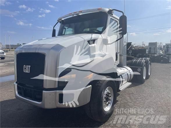 CAT CT660 Vetopöytäautot
