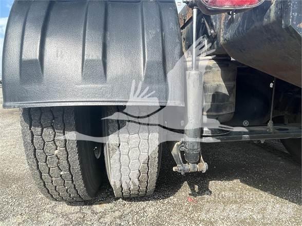 CAT CT660 Vetopöytäautot