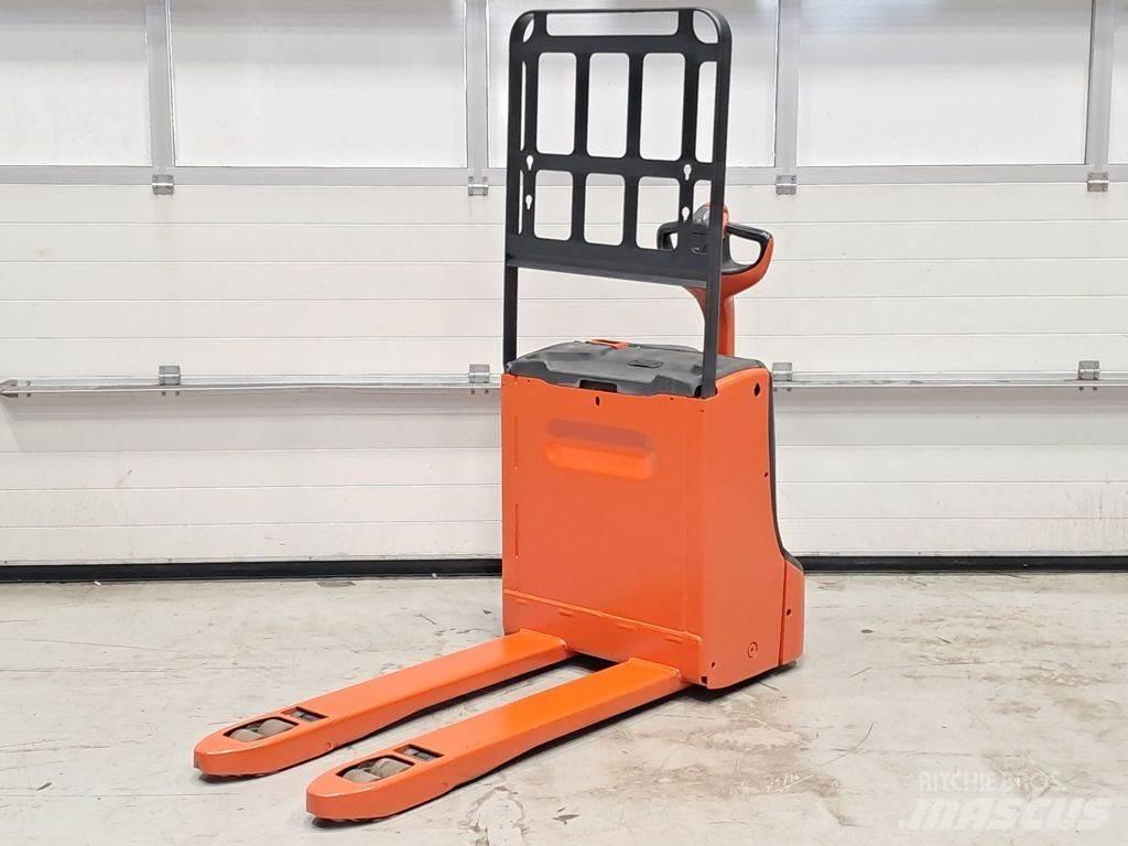 Linde T18 Lavansiirtotrukit