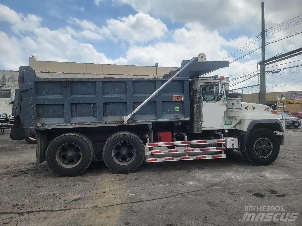Mack RD 688 SX Sora- ja kippiautot