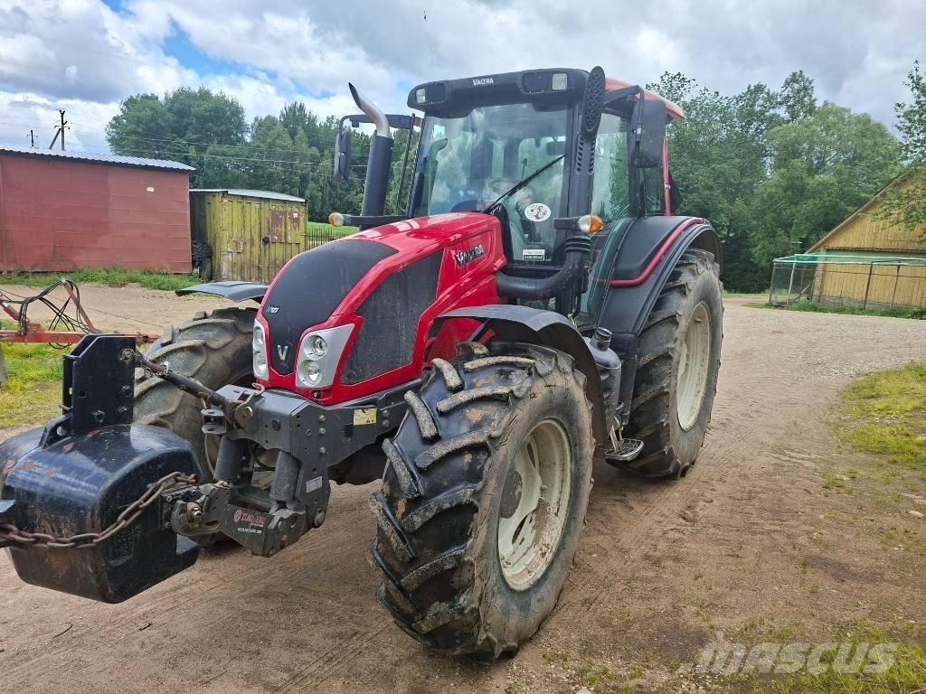 Valtra N 123 Traktorit