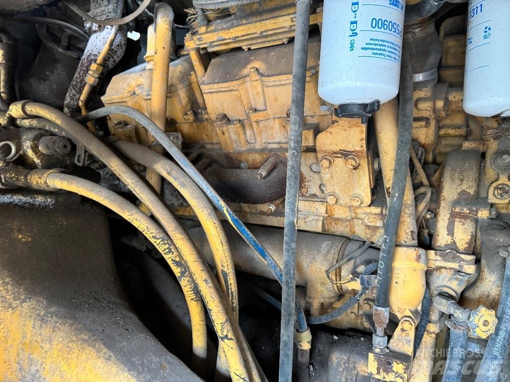 CAT 771 D Maansiirtoautot