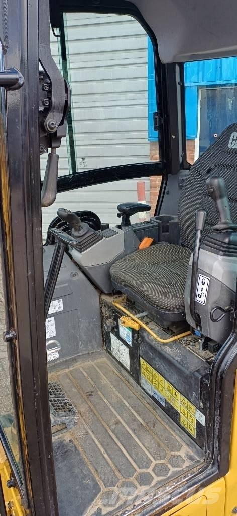 CAT 301.6 Minikaivukoneet < 7t