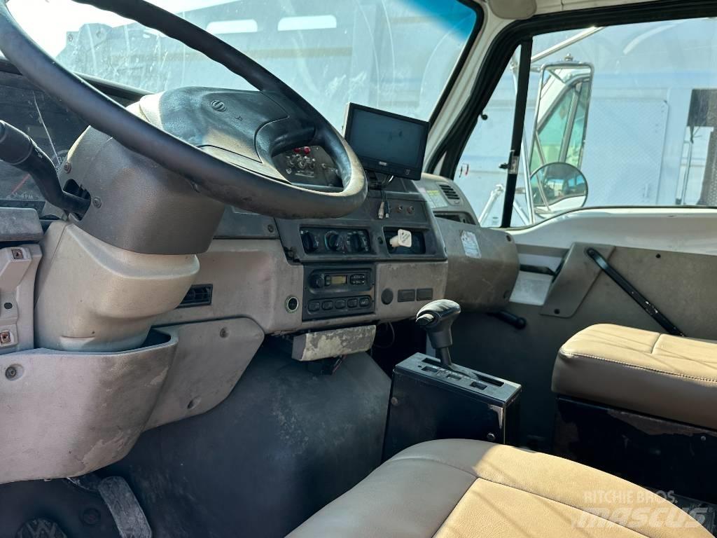 Sterling L 7500 Kuorma-autoalustat