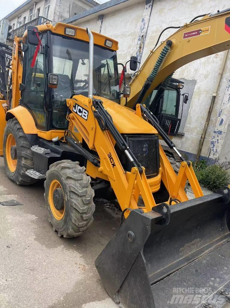 JCB 3 CX Kaivurikuormaajat
