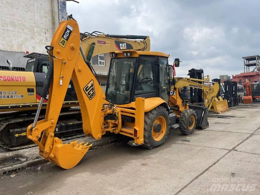 JCB 3 CX Kaivurikuormaajat